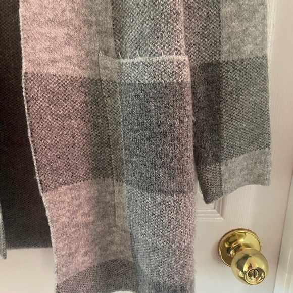 Grey plaid shacket - Picture 5 of 7